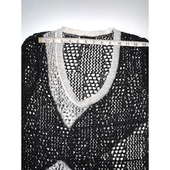 Bebe Soft Net Knit Black White Grey Sequins Sweater Size S - Picture 4 of 8
